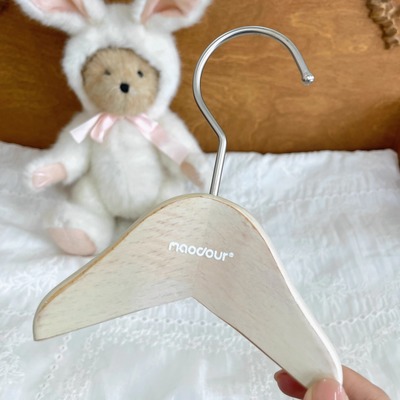 寶藏級maodour寵物衣架來啦!拯救強迫癥的實木衣掛,建議所有女生都給我沖!